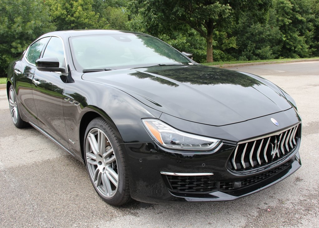 Maserati Ghibli матовая чёрная